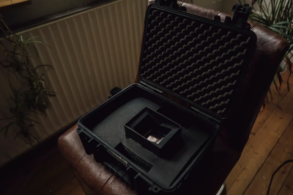 Customized B&W Outdoor Case Type 3000 holding the Arknight Shard Cold Foil, documented in Sebastian Blume Photography studio for Light and Relic.